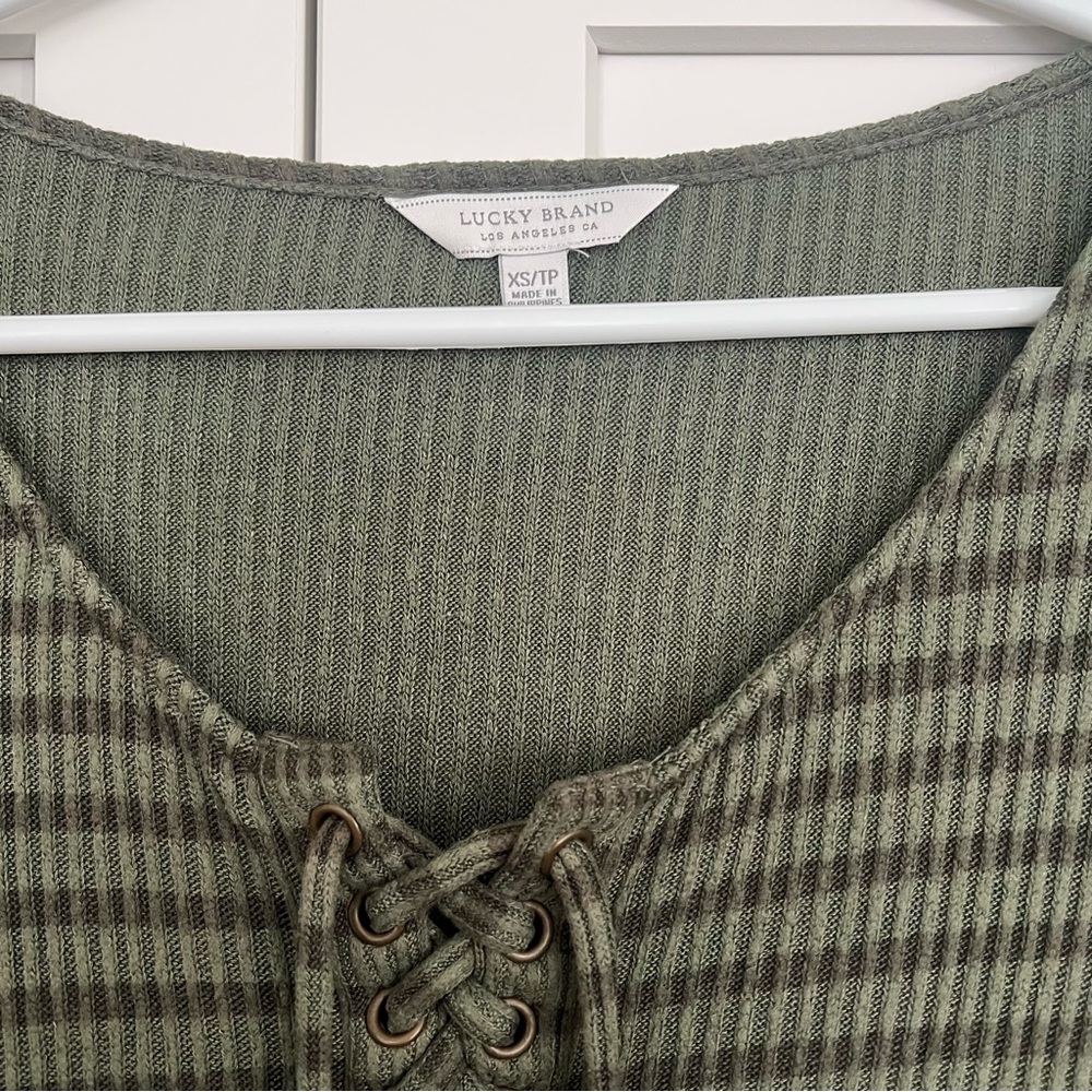 Lucky Brand Long Sleeve - Picture 3 of 5